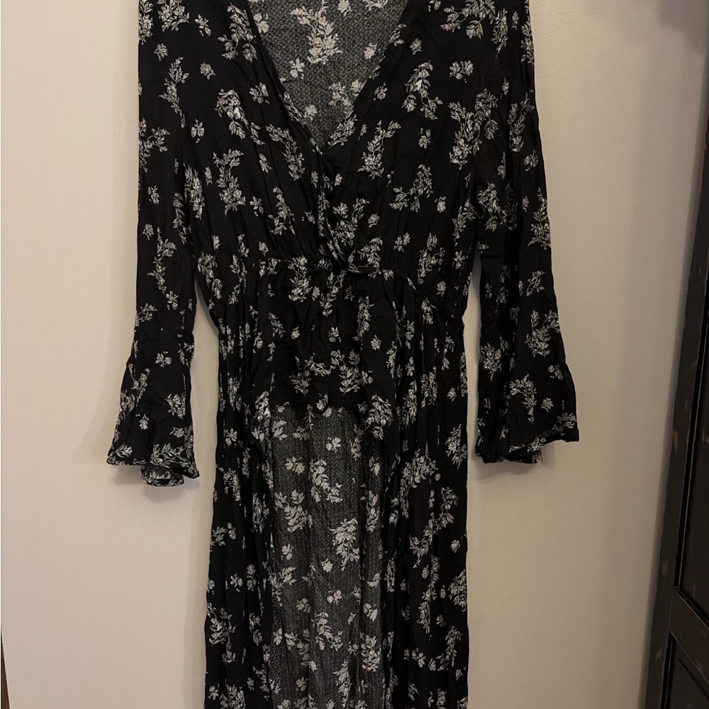 Melrose and Market Black Floral V-Neck Maxi Tunic